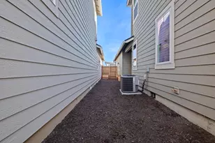 20867 SE Caldera Dr, Bend, OR 97702 - Photo 40