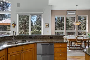 16923 Royal Coachman Dr, Sisters, OR 97759 - Photo 22