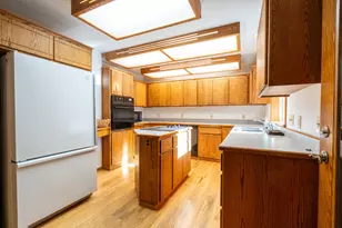209 College Dr, Grants Pass, OR 97527 - Photo 18