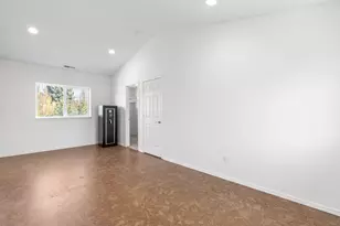 19975 Rock Bluff Cir, Bend, OR 97702 - Photo 18