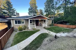 696 Liberty St, Ashland, OR 97520 - Photo 2