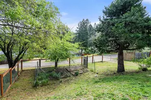 696 Liberty St, Ashland, OR 97520 - Photo 62