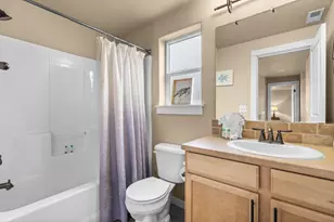 2781 NE Spring Water Pl, Bend, OR 97701 - Photo 22