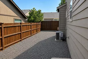 2781 NE Spring Water Pl, Bend, OR 97701 - Photo 24