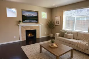 2781 NE Spring Water Pl, Bend, OR 97701 - Photo 4