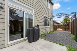2781 NE Spring Water Pl, Bend, OR 97702 - Photo 16