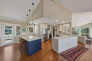 2068 NW Cascade View Dr, Bend, OR 97703 - Photo 16