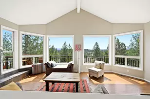 2068 NW Cascade View Dr, Bend, OR 97703 - Photo 8