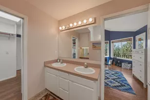 2068 NW Cascade View Dr, Bend, OR 97703 - Photo 26