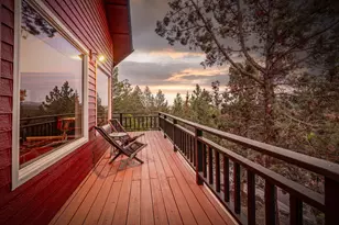 2068 NW Cascade View Dr, Bend, OR 97703 - Photo 4