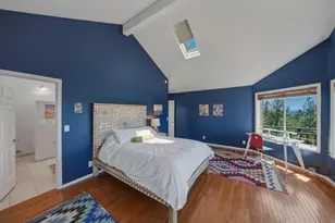 2068 NW Cascade View Dr, Bend, OR 97703 - Photo 24