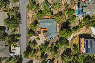 2068 NW Cascade View Dr, Bend, OR 97703 - Photo 70