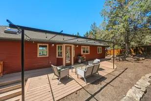 2068 NW Cascade View Dr, Bend, OR 97703 - Photo 44