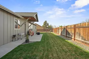 220 NW 28th St, Redmond, OR 97756 - Photo 22