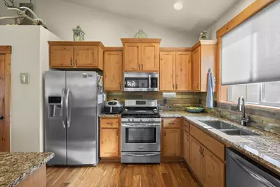 220 NW 28th Street, Redmond, OR 97756 - Photo 16
