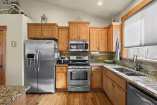 220 NW 28th St, Redmond, OR 97756 - Photo 16