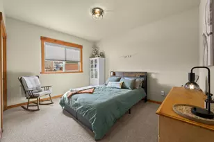 220 NW 28th St, Redmond, OR 97756 - Photo 8