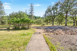 5835 Rogue River Dr, Eagle Point, OR 97524 - Photo 36