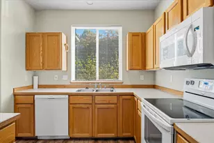 1085 Golden Pheasant Dr, Redmond, OR 97756 - Photo 4