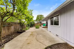 2701 Salmon Cir, Grants Pass, OR 97527 - Photo 22