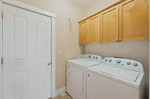 2221 NE Indigo Ln, Bend, OR 97701 - Photo 28