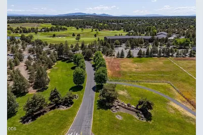 1970 Redtail Hawk Drive, Redmond, OR 97756 - Photo 36