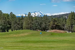 1970 Redtail Hawk Dr, Redmond, OR 97756 - Photo 2