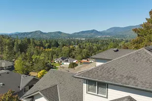 2315 Robertson Crest, Grants Pass, OR 97527 - Photo 74