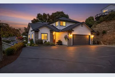 2315 Robertson Crest, Grants Pass, OR 97527 - Photo 2