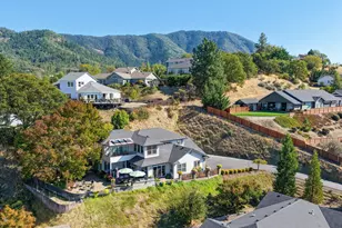 2315 Robertson Crest, Grants Pass, OR 97527 - Photo 68