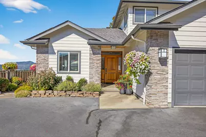 2315 Robertson Crest, Grants Pass, OR 97527 - Photo 6