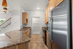 1238 Fruitdale Dr, Grants Pass, OR 97527 - Photo 10