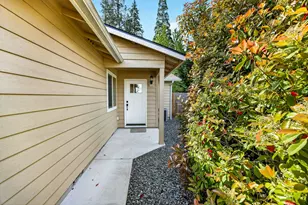 3001 University Rd, Grants Pass, OR 97527 - Photo 2