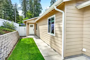 3001 University Rd, Grants Pass, OR 97527 - Photo 22