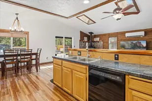 18961 River Woods Dr, Bend, OR 97702 - Photo 16