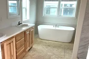 4601 S Pacific Hwy, Phoenix, OR 97535 - Photo 8