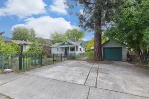 1417 NW Washington Blvd, Grants Pass, OR 97526 - Photo 4