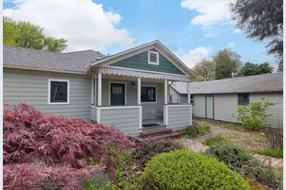 1417 NW Washington Boulevard, Grants Pass, OR 97526 - Photo 2