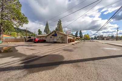 21990 Oregon 62, Shady Cove, OR 97539 - Photo 32