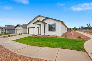 4098 SW Pumice Ave, Redmond, OR 97756 - Photo 2