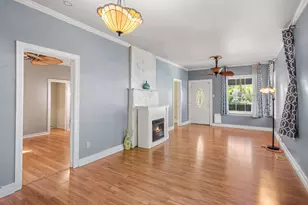 1028 E 11th St, Medford, OR 97504 - Photo 8