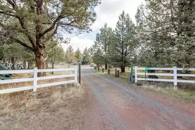 20970 Hicrest Place, Bend, OR 97703 - Photo 38