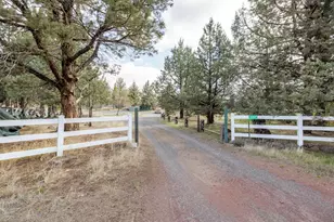 20970 Hicrest Pl, Bend, OR 97703 - Photo 38