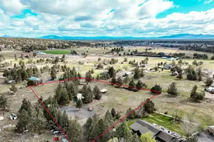 20968 Hicrest Pl, Bend, OR 97703 - Photo 2