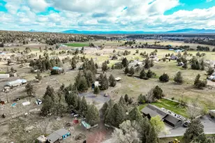 20970 Hicrest Pl, Bend, OR 97703 - Photo 40