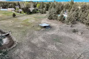 20970 Hicrest Pl, Bend, OR 97703 - Photo 38