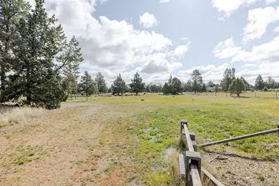 20970 Hicrest Place, Bend, OR 97703 - Photo 34