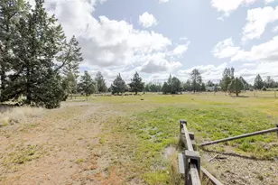 20970 Hicrest Pl, Bend, OR 97703 - Photo 34
