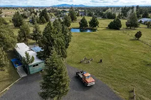 20970 Hicrest Pl, Bend, OR 97703 - Photo 4