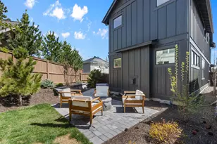 19201 NW Mount Shasta Dr, Bend, OR 97703 - Photo 30